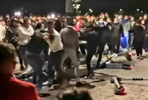Rissa al Pincio, il tam tam sui social. "E sabato ce ne facciamo un'altra"