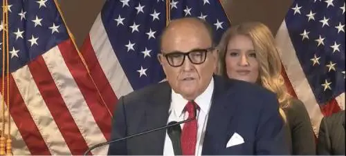 Rudolph Giuliani ha il Covid e i dem lo deridono: "E' il karma, gli sta bene"