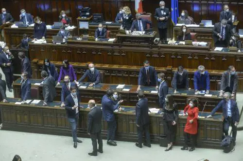 "Conte ha perso la fiducia..." La bomba che scatena la rissa