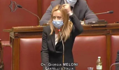 La Meloni svela il retroscena: "Ecco come ricattano l'Italia"