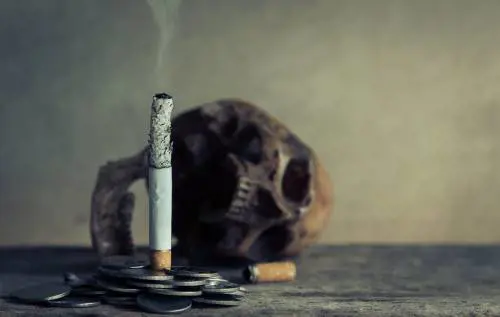 Stangata sulle sigarette: ecco perché. Tutte le cifre