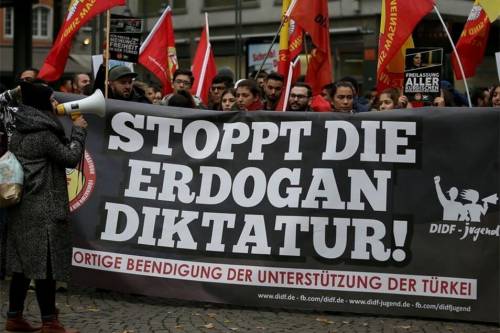 "Discriminati da Berlino". Curdi tedeschi in rivolta