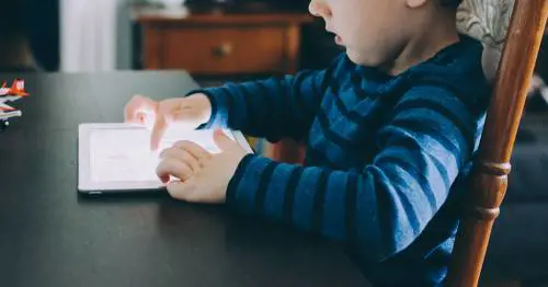 Lasci iPad a tuo figlio? Così ti svuota il conto di 16mila dollari