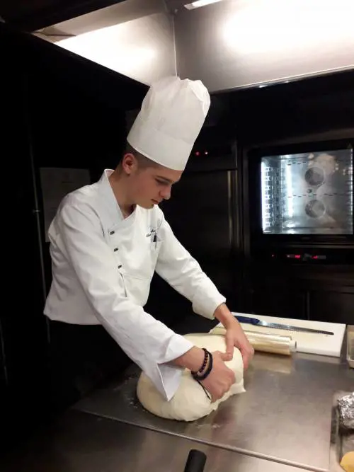 Il lockdown non ferma il giovane chef Matteo. "Cucino in casa per amici e parenti"
