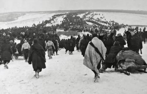 La guerra non risparmia i caduti. Abbattuto il monumento agli Alpini di Russia