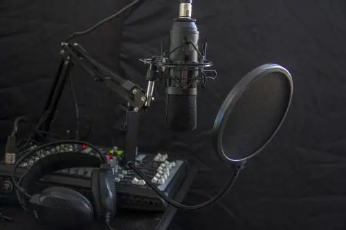 Il terremoto radiofonia favorisce i big dello streaming