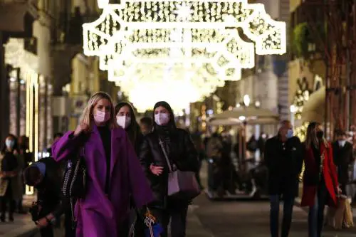 Coronavirus, Italia verso la zona rossa a Natale dal 24 dicembre al 3 gennaio