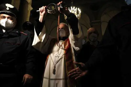 San Gennaro "gela" Napoli. Il sangue non si scioglie
