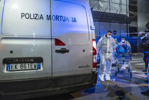 Medico sgozzato vicino alla Stazione Centrale
