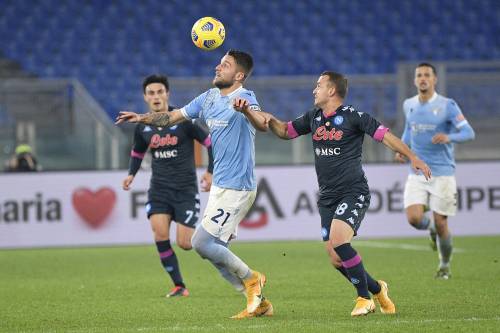 È una Lazio show: il Napoli "spuntato" cade ancora