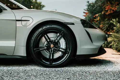 Ecco Pirelli Elect: l’autonomia delle elettriche ringrazia