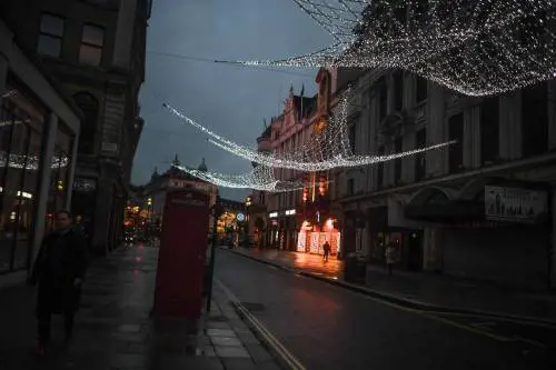 L'ira degli italiani a Londra. "Ci hanno abbandonati". Farnesina senza un piano