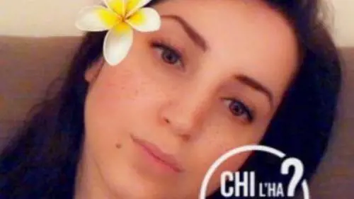 "Liquido nauseabondo usciva dalle valigie". La testimonianza che ha incastrato la donna arrestata