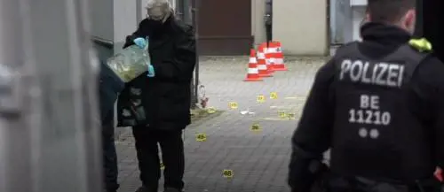 Germania, sparatoria a Berlino: quattro feriti e aggressori in fuga