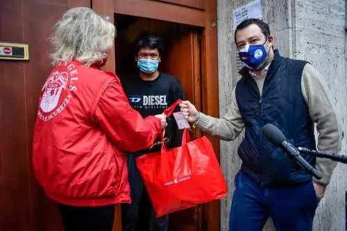 Polemica sulla beneficenza di Salvini. Ecco cosa è successo davvero