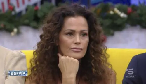 Samantha De Grenet sotto accusa difesa da Pupo: "È il politically correct..."