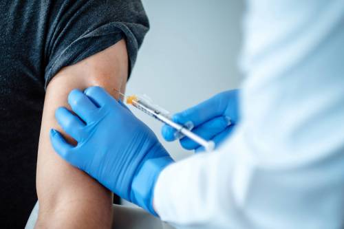 Regno Unito approva il vaccino Oxford-AstraZeneca