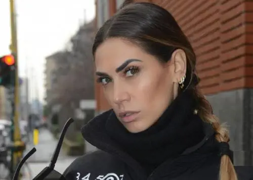 "Da una donna non me l'aspettavo". Scontro tra Melissa Satta e l'ex giornalista Sky