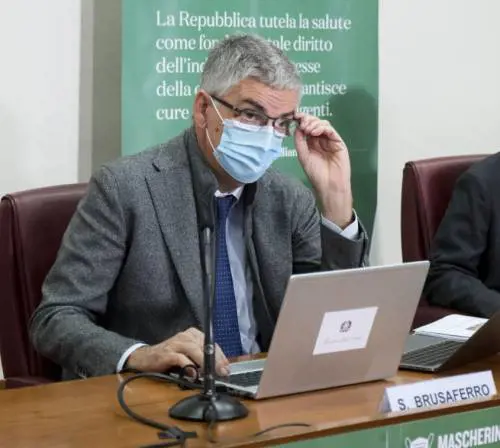 Brusaferro: "I contagi in decrescita, ma serve ancora rigore"