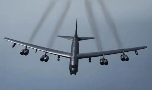 Gli Usa muovono i bombardieri: messaggio a Putin e Xi