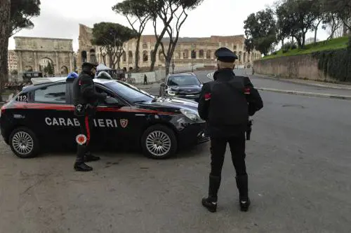Scontro sulla movida. Spostamenti vietati anche in zona gialla. E restano i limiti alle visite ai parenti