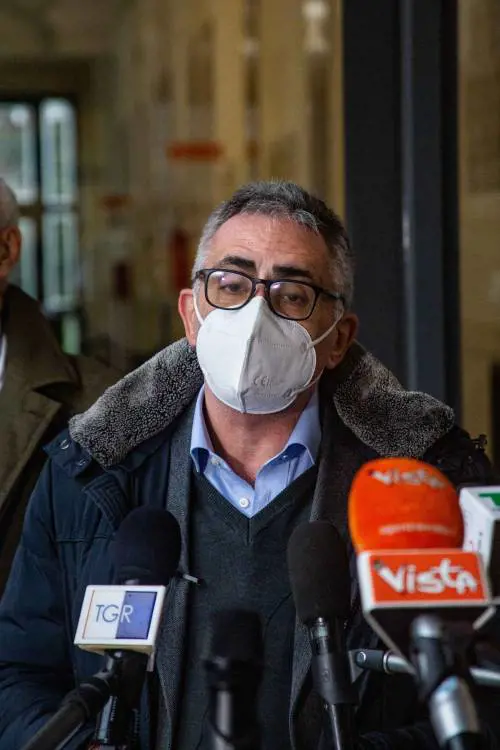 Pregliasco: "Per i vaccini serve un piano e la campagna informativa"