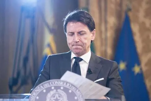 Conte si piega a Renzi. E monta la rabbia M5s