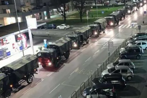 "Bare sui camion fake news". Comune di Bergamo denuncia una consigliera leghista