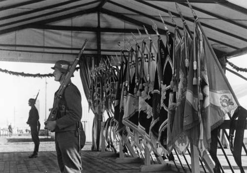 Tra sette segrete ed esoterismo: il volto nascosto di Hitler