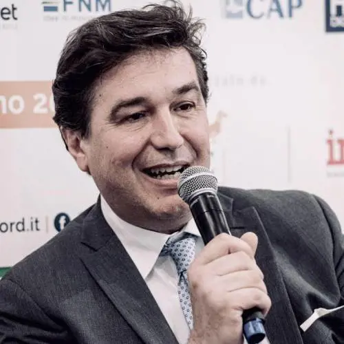 "Policlinico, mai vista tanta generosità: 350 tablet per i malati di Coronavirus"