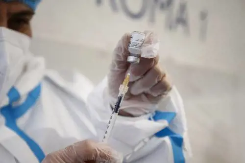 La vaccinazione fa flop: "D'estate non arriveremo al 30%"
