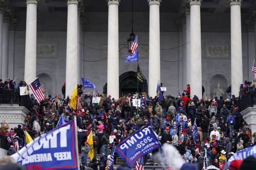 L'America sprofonda nel caos