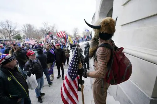 Proud Boys, Boogaloo e Qanon: chi sono i rivoltosi pro-Trump