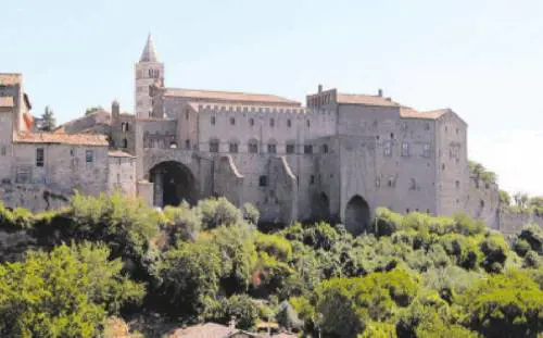 Non c'è luogo sicuro per un Papa medievale
