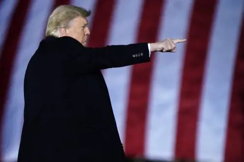 "Trump può essere rimosso". Ipotesi choc per la Casa Bianca