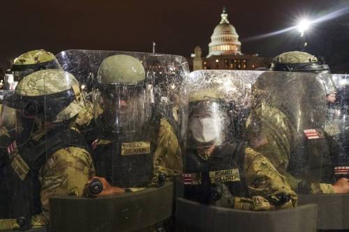 Un giorno di ordinaria follia: ora esplode una "guerra civile"