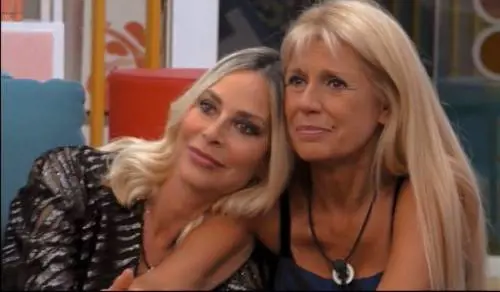 "Non ho mai visto un film hard", "L’importante è farli": Maria Teresa Ruta fuori controllo