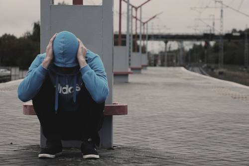 Crescono i tentati suicidi tra i giovanissimi. A rischio il 20% della popolazione under 17