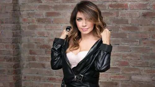 La radio è la nuova scommessa di Cristina D'Avena. Iniziata bene