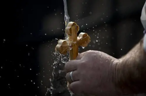 I cristiani celebrano la Messa dove fu battezzato Gesù Cristo