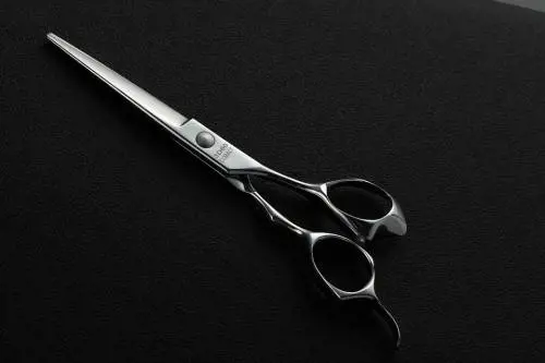 Ucraina, mamma uccide neonato pugnalandolo 22 volte con le forbici
