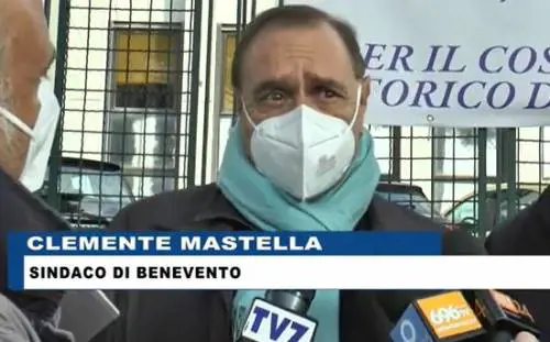 Soccorso a Giuseppi? In campo c'è Mastella e detta le sue condizioni