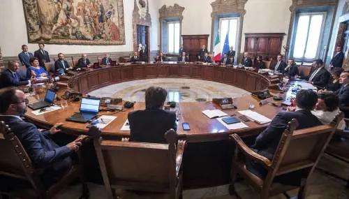 "Basta, fai gelare il sangue" Le urla e lo scontro di fuoco