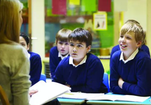 "Multe a chi non fa i compiti". La decisione della scuola che fa già discutere