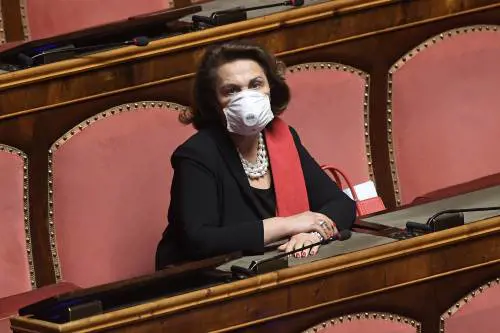 "No a Noi Campani?". E Lady Mastella si sfila. Rifiuta pure Ciampolillo