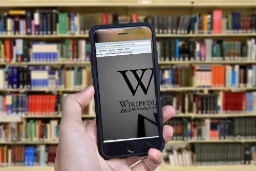 I giudici cedono al fascino di Wikipedia: così copiano le sentenze