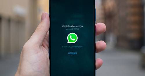 WhatsApp cede (quasi): posticipate le nuove regole