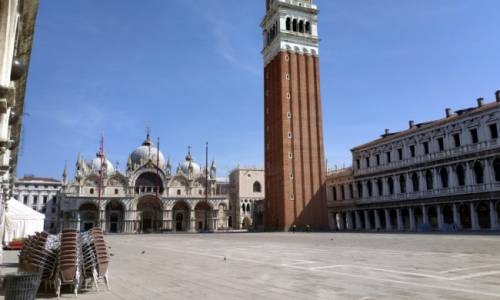 Venezia (solo) ai veneziani. E i negozi storici muoiono