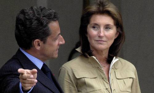 "Cécilia pagata per un finto incarico parlamentare". Nuova grana per Sarkozy