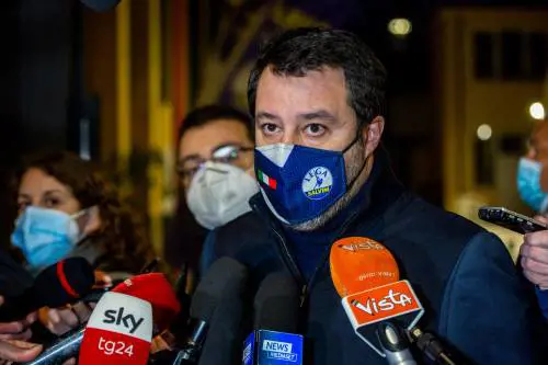 "Governo zitto sull'arresto di un membro dello staff di Arcuri". Scoppia l'ira di Salvini